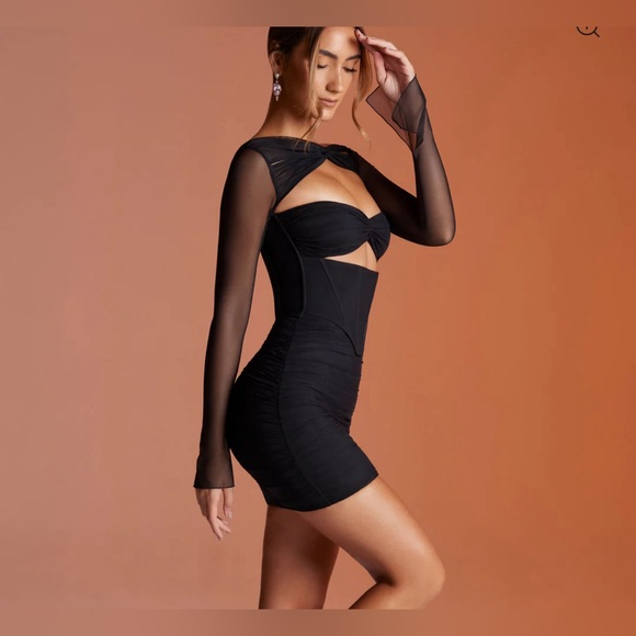 NWT OH POLLY Long Sleeved Ruched Mini Dress in Black features bow details - Picture 3 of 7